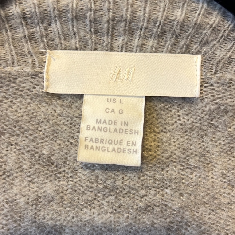 H&M Duster 🩶 - Picture 2 of 4